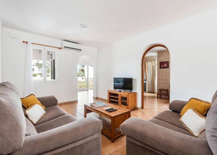 Willa Binisaret I By Mauter *